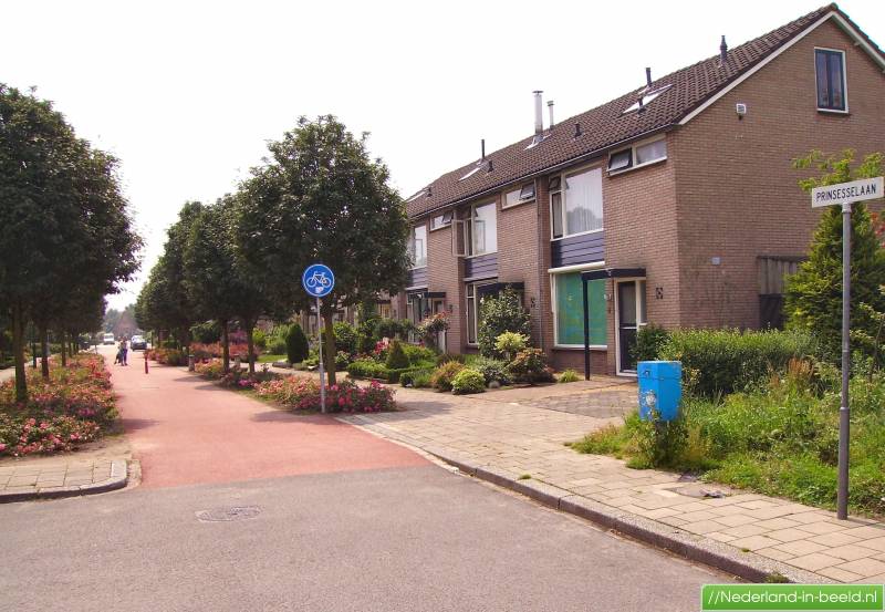 kruiser veenendaal veenendaal gt prinsesselaan luchtfoto s foto s kruiser veenendaal veenendaal gt prinsesselaan luchtfoto s foto s