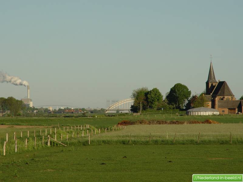 Luchtfoto's Nijmegen / foto's Nijmegen | Nederland-in-beeld.nl