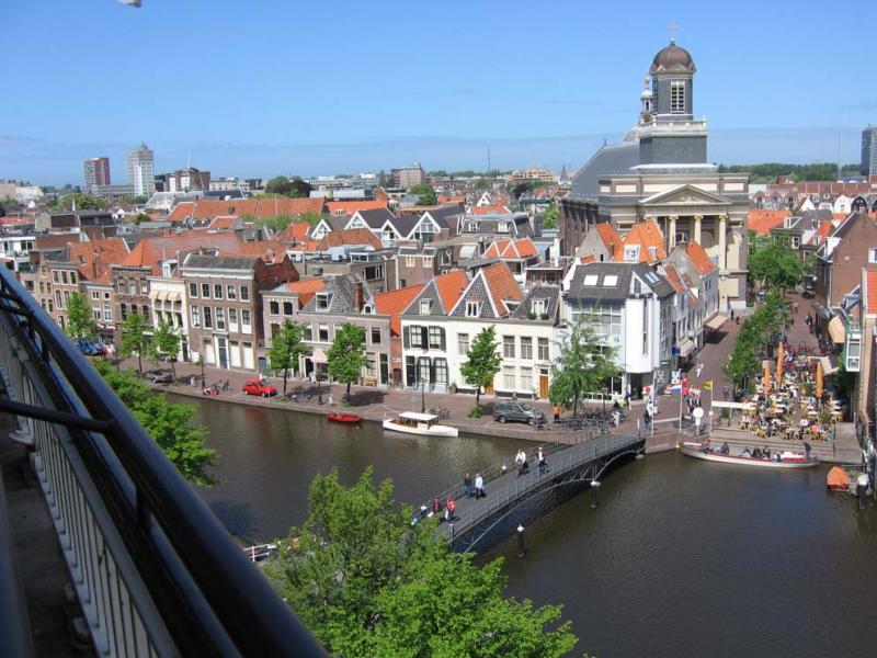 Leiden > Stationsplein luchtfoto’s / foto’s”></p>
<p>Leiden > Stationsplein luchtfoto’s / foto’s Nederlandinbeeld.nl</p>
<p></center></br></p>
<p><center><img decoding=